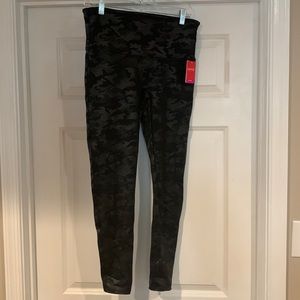 Spanx black camo leggings XL